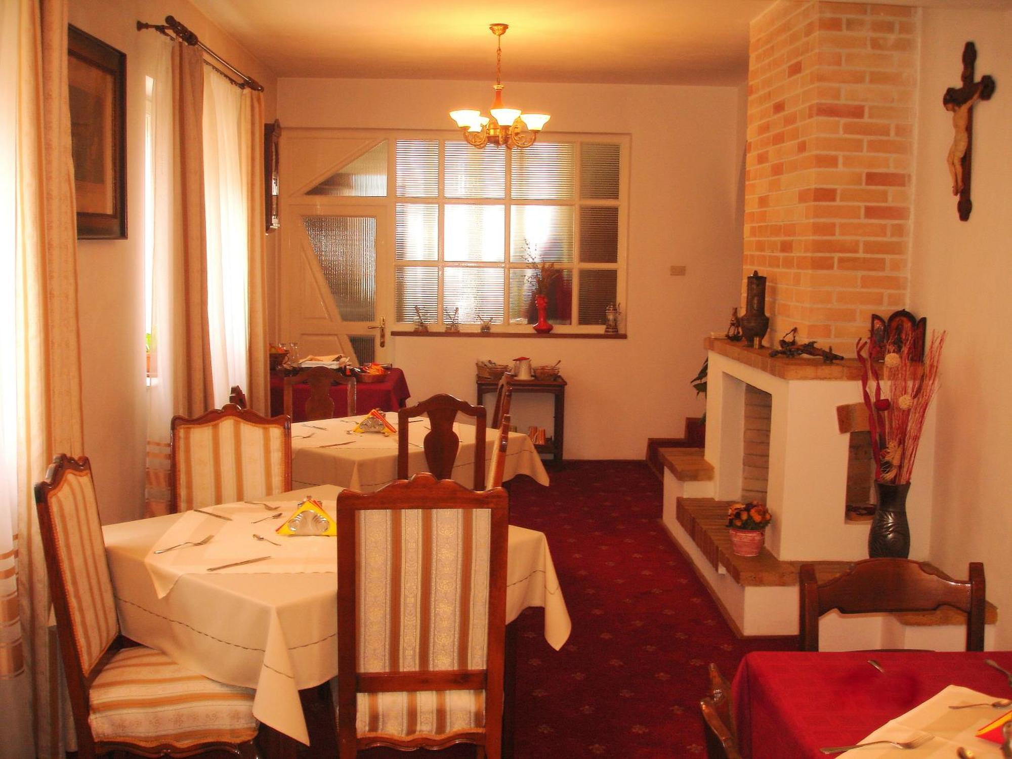 Villa-Hotel Escala Cluj-Napoca Luaran gambar