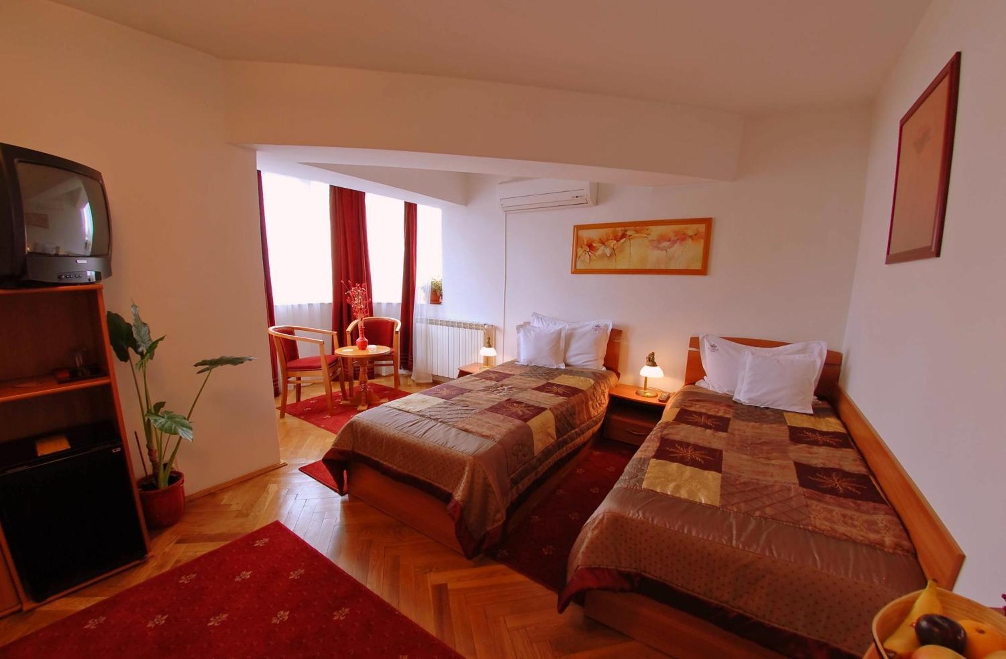 Villa-Hotel Escala Cluj-Napoca Luaran gambar