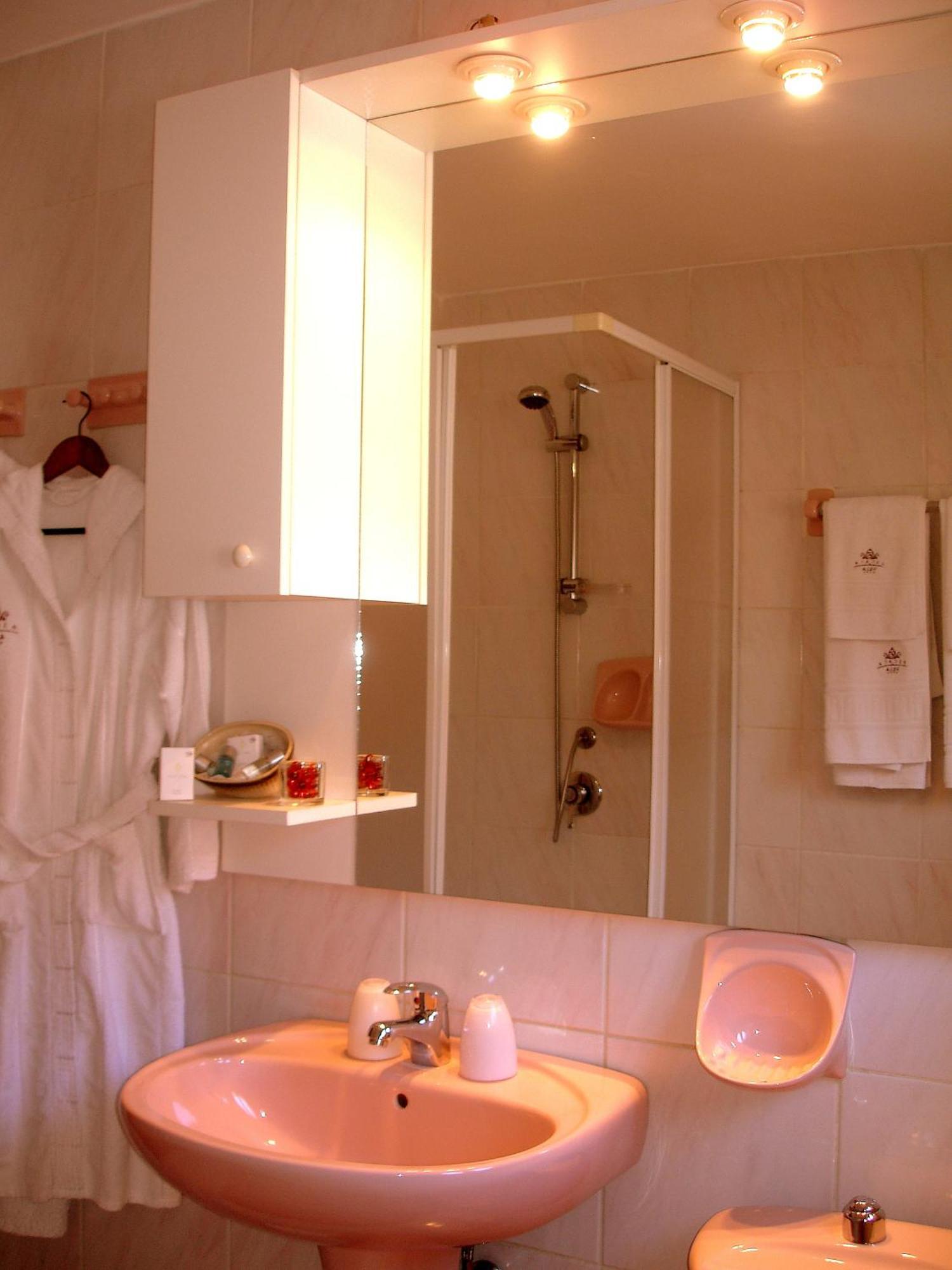 Villa-Hotel Escala Cluj-Napoca Luaran gambar